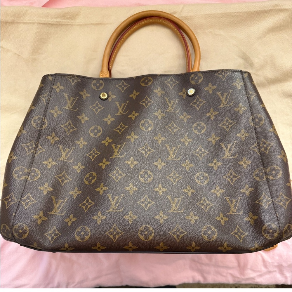 Louis Vuitton Montaigne GM Brown and Tan Monogram Tote with COA. - Picture 5 of 12